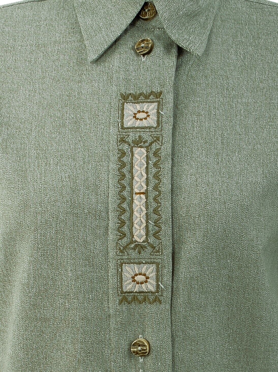 Trachtenbluse Damen Kurzarm Lang zur Jeans mit Stickerei Beige + Grün Trachtenbluse Damen Kurzarm Lang zur Jeans mit Stickerei Beige + Grün