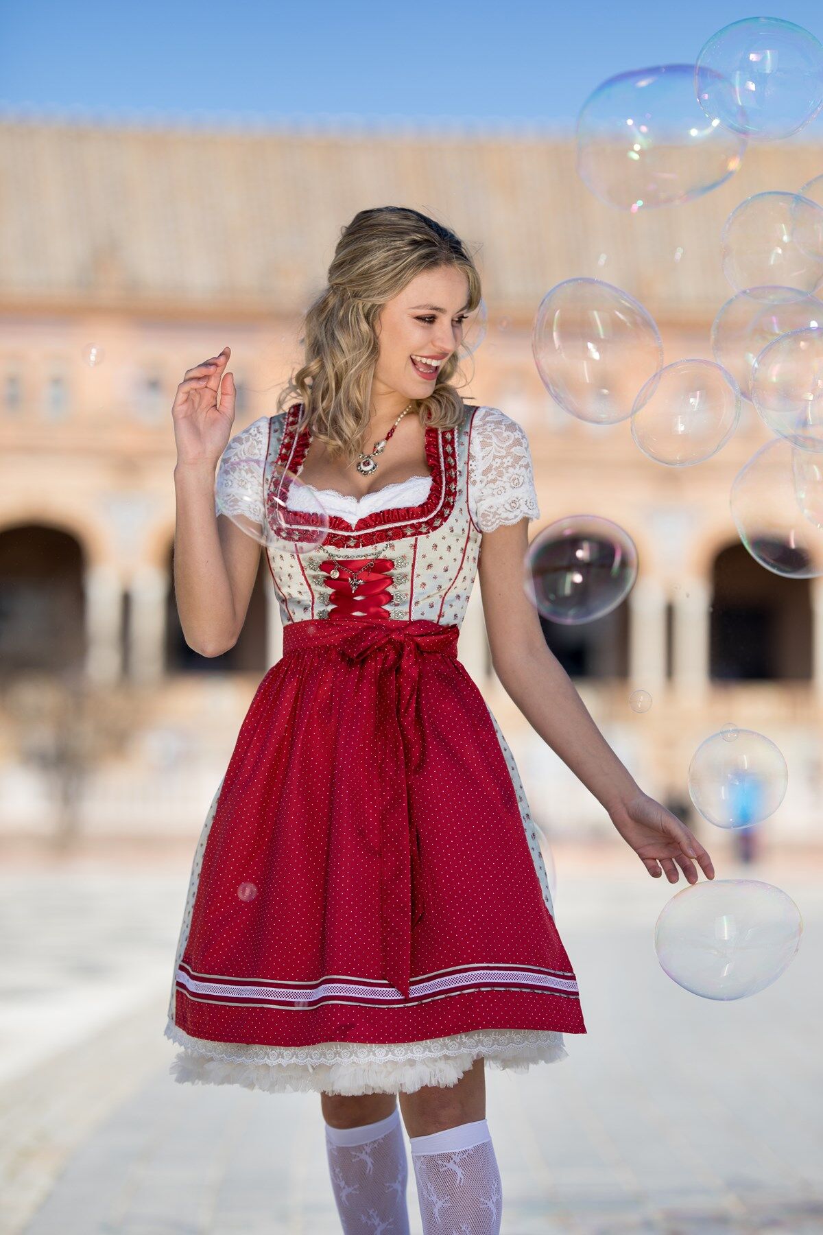 Dirndl-Mini-kurze-Dirndl-Damen-2