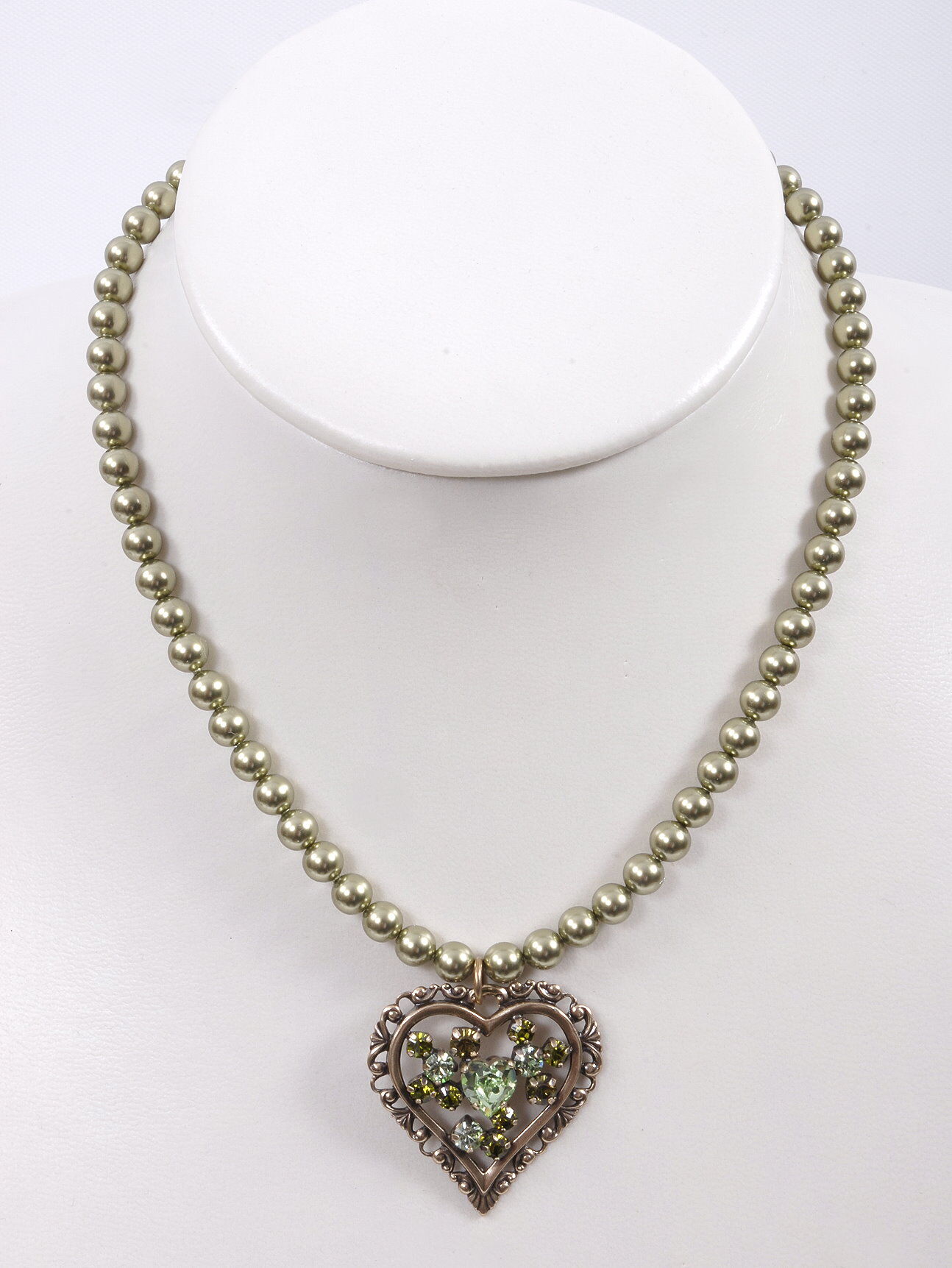 Premium Trachtenkette Perlenkette Herz Swarovski Elements Premium Trachtenkette Perlenkette Herz Swarovski Elements