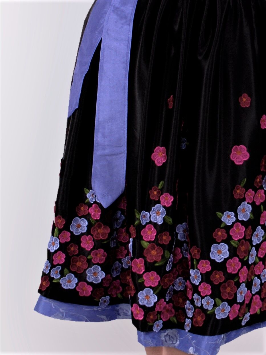 Schönes Dirndl lang - Festtagsdirndl edle Blumen-Schürze Violett Set 3-teilig + Bluse Kopie Schönes Dirndl lang - Festtagsdirndl edle Blumen-Schürze Violett Set 3-teilig + Bluse Kopie
