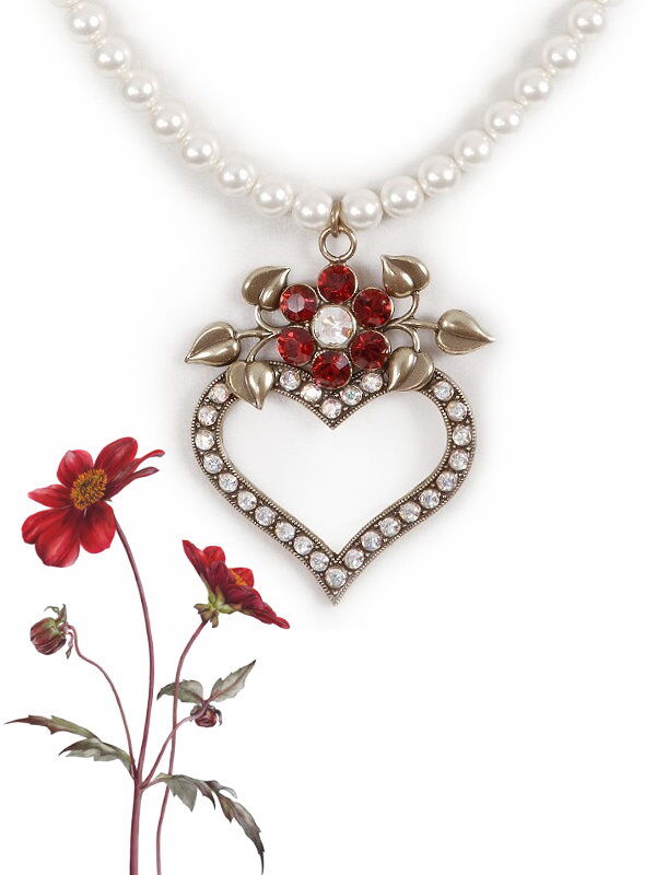 Trachtenkette-Herzkette-Perlen-Trachtenschmuck-Prin-front-aufm Trachtenkette-Herzkette-Perlen-Trachtenschmuck-Prin-front-aufm