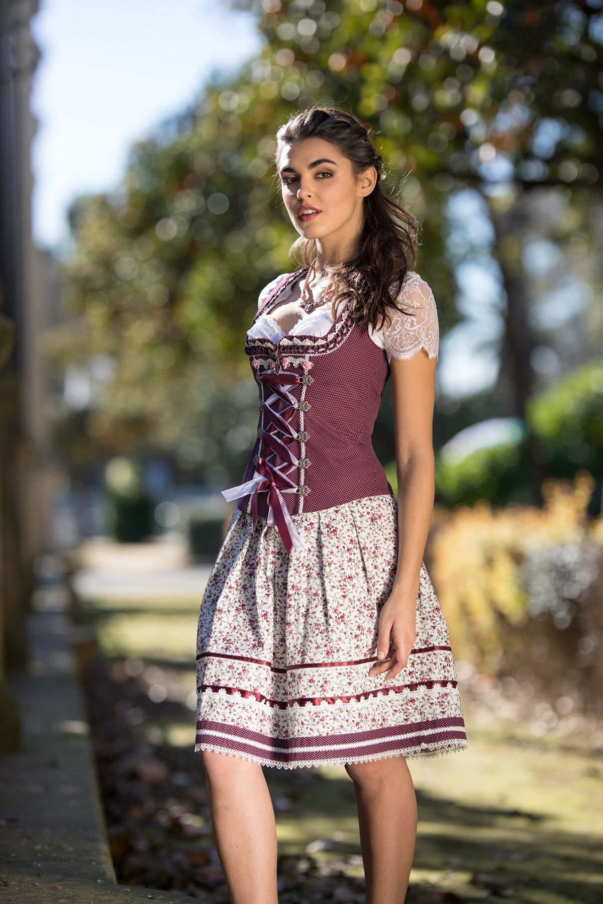 Dirndl-kurz-Mini-dirndl-Damen3