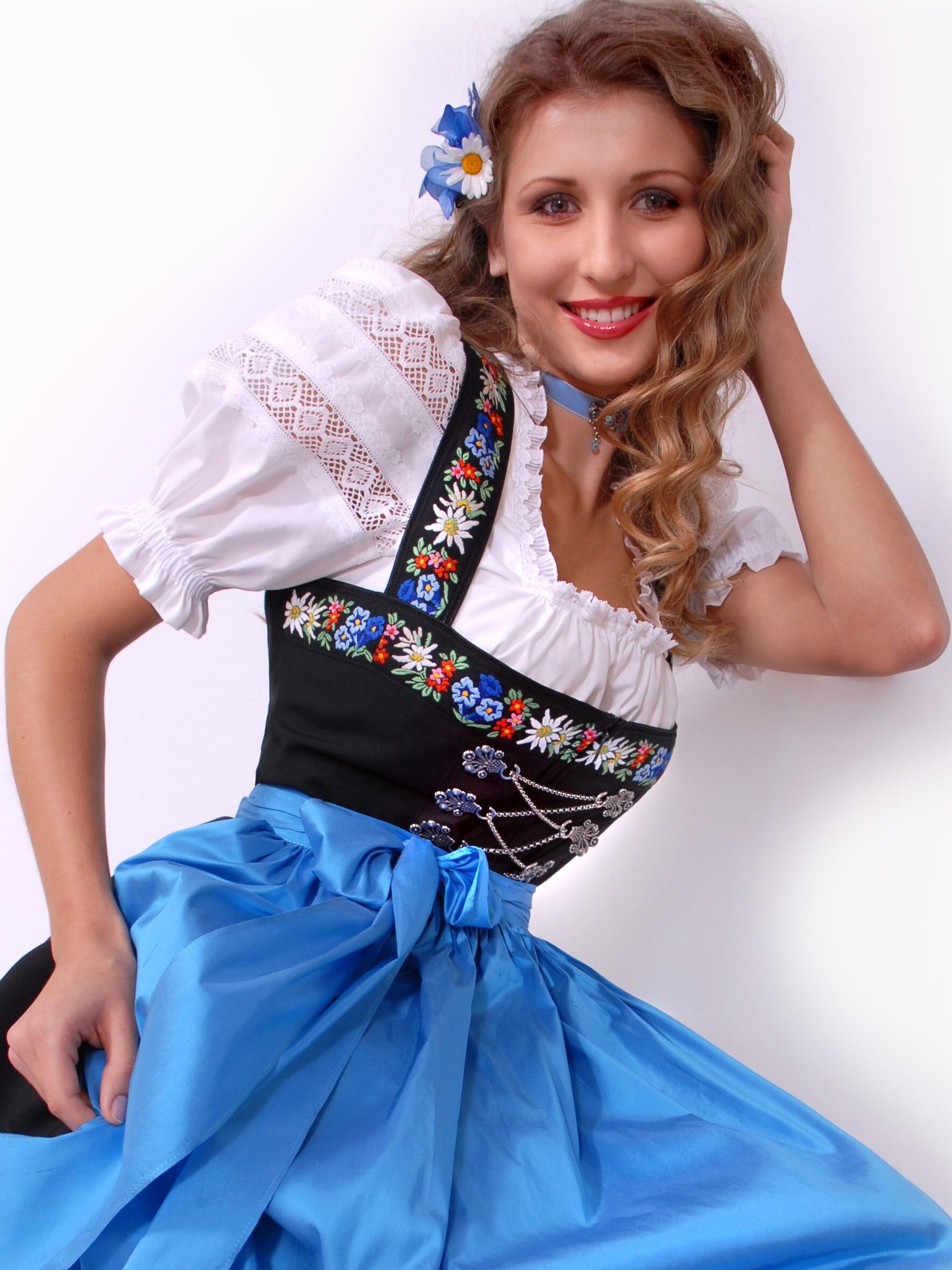PREMIUM Designer-Dirndl Seidendirndl - festliches Midi-Dirndl Schwarz-Blau PREMIUM Designer-Dirndl Seidendirndl - festliches Midi-Dirndl Schwarz-Blau