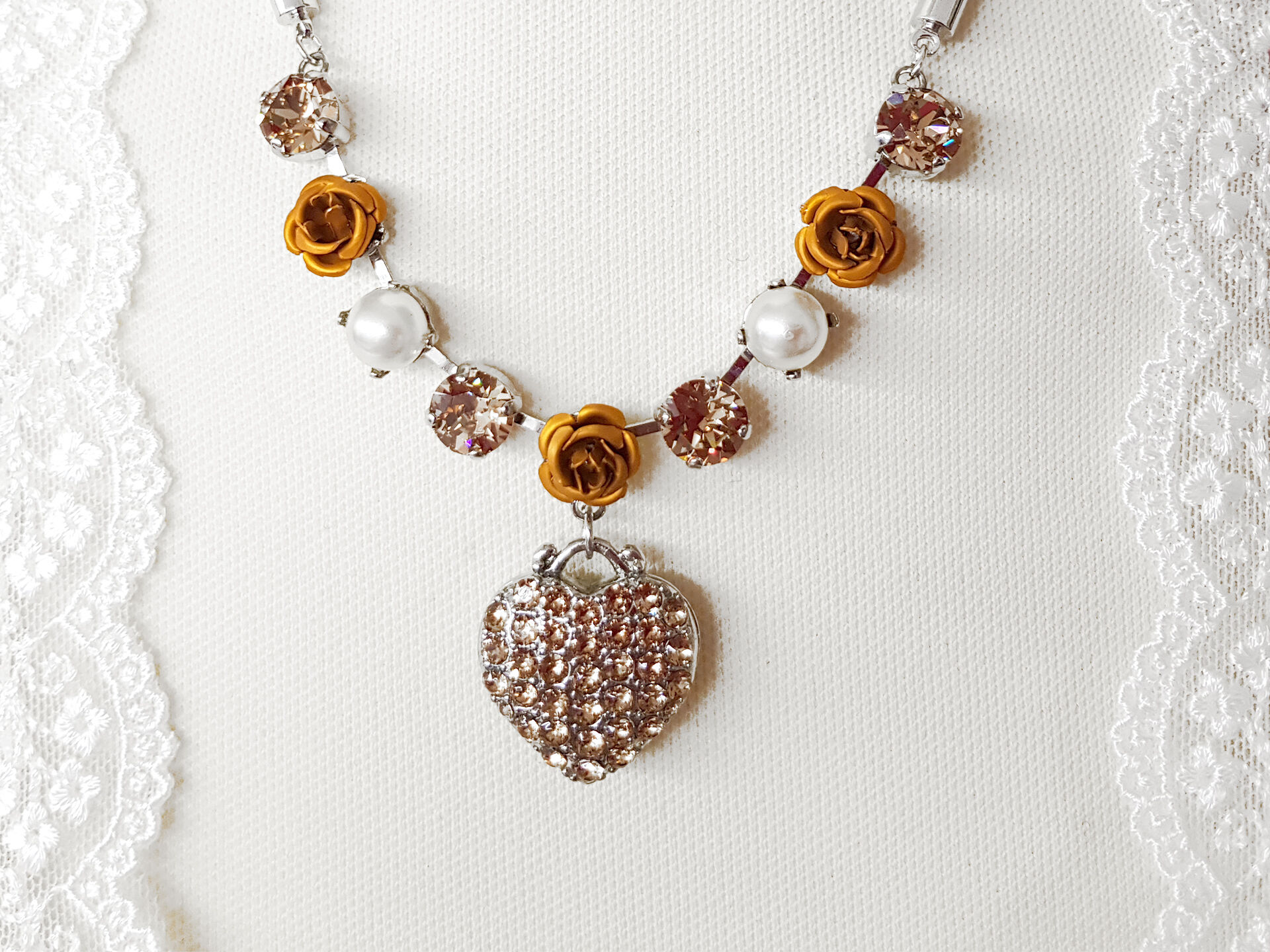 Premium Trachtenkette Herz-Rosen  Swarovski Elements Premium Trachtenkette Herz-Rosen  Swarovski Elements