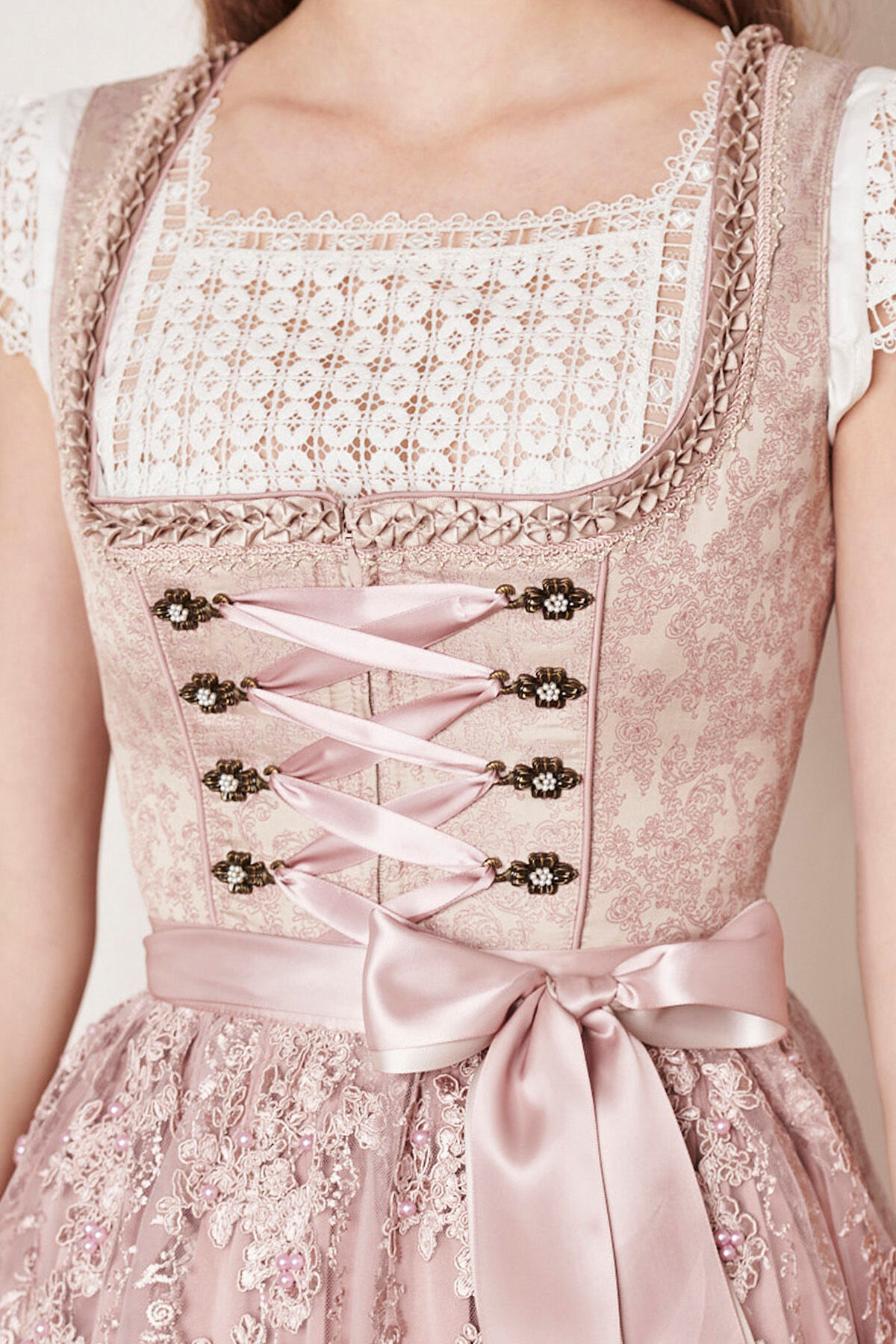 Festliches Midi-Dirndl - kurzes Dirndl + edle Spitzen-Schürze Beige-Rosa Festliches Midi-Dirndl - kurzes Dirndl + edle Spitzen-Schürze Beige-Rosa