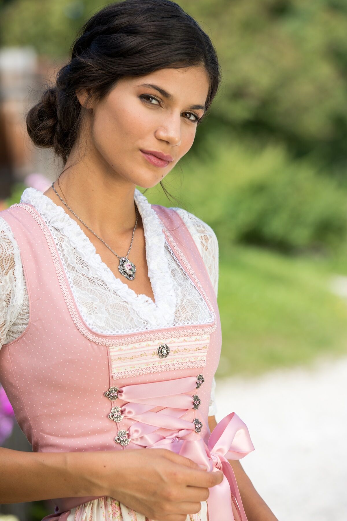 Brautdirndl-Hochzeitstracht-4
