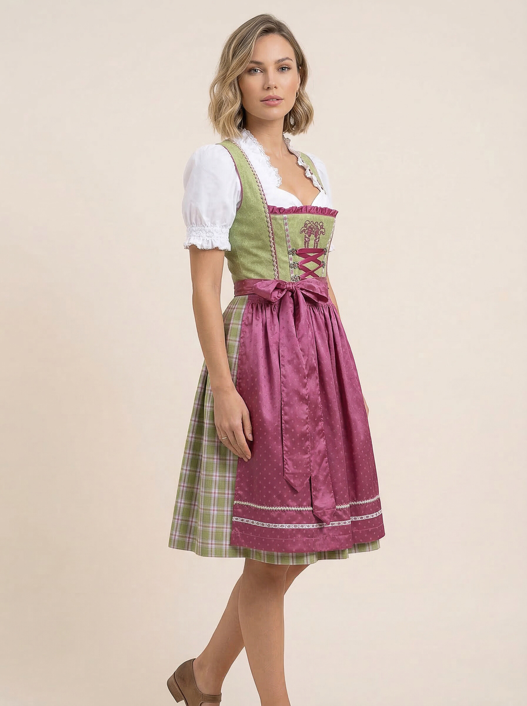 Kurzes grün-pinkes Dirndl Clara für Damen – klassische Frontansicht