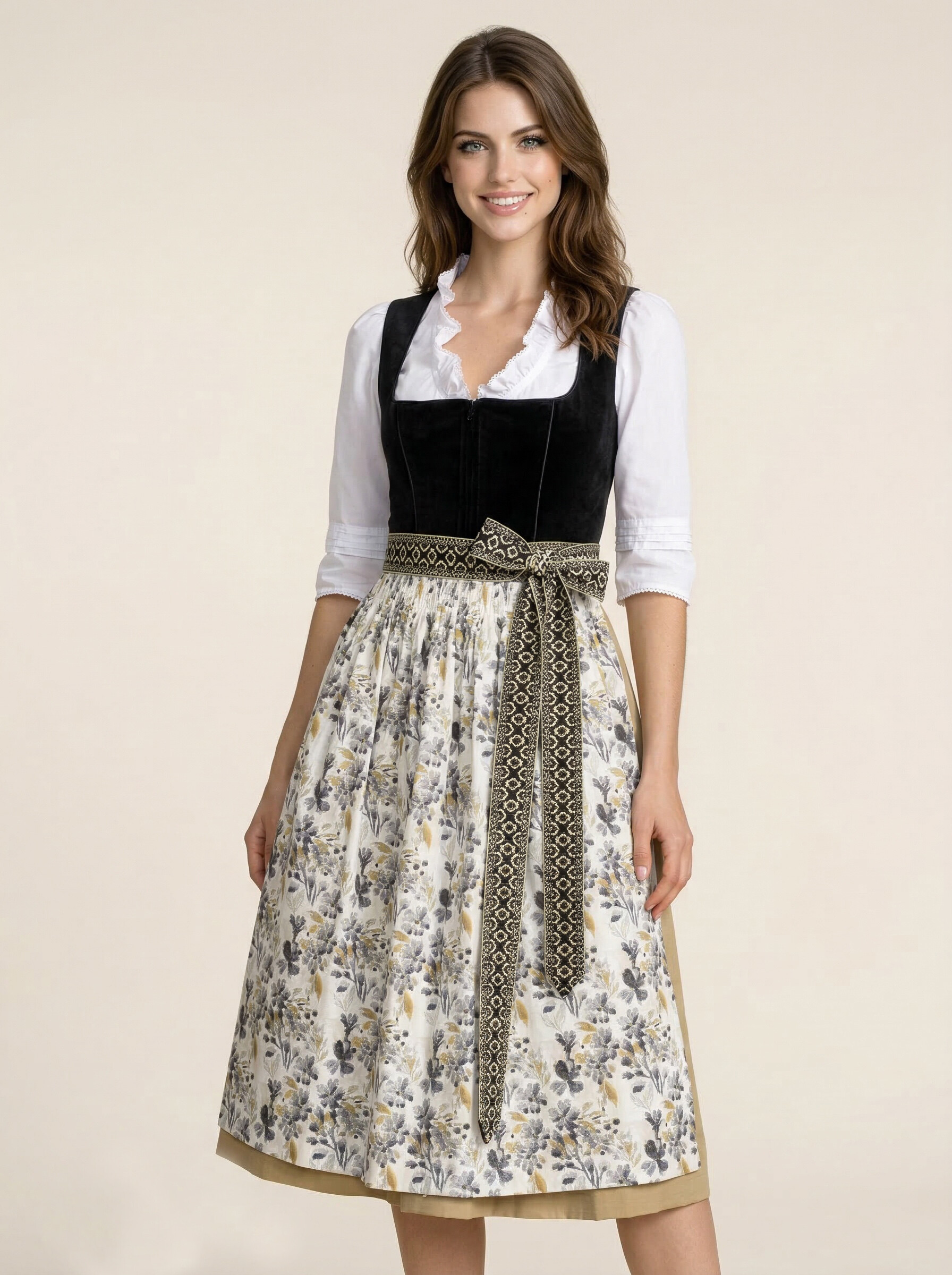 Schwarz-goldenes Midi Dirndl Paula für Damen – klassische Frontansicht
