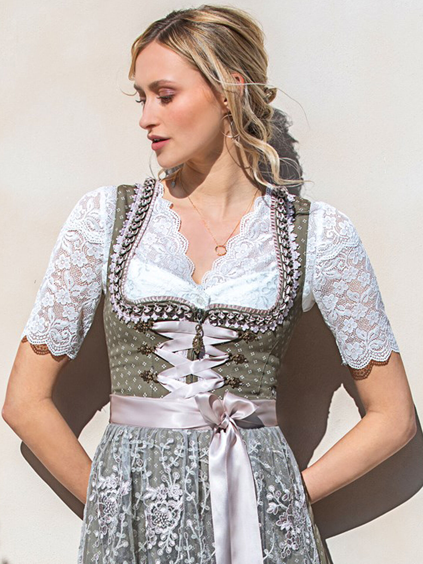 Dirndlbluse Damen festlich duftige Spitzenbluse Weiß Dirndlbluse Damen festlich duftige Spitzenbluse Weiß