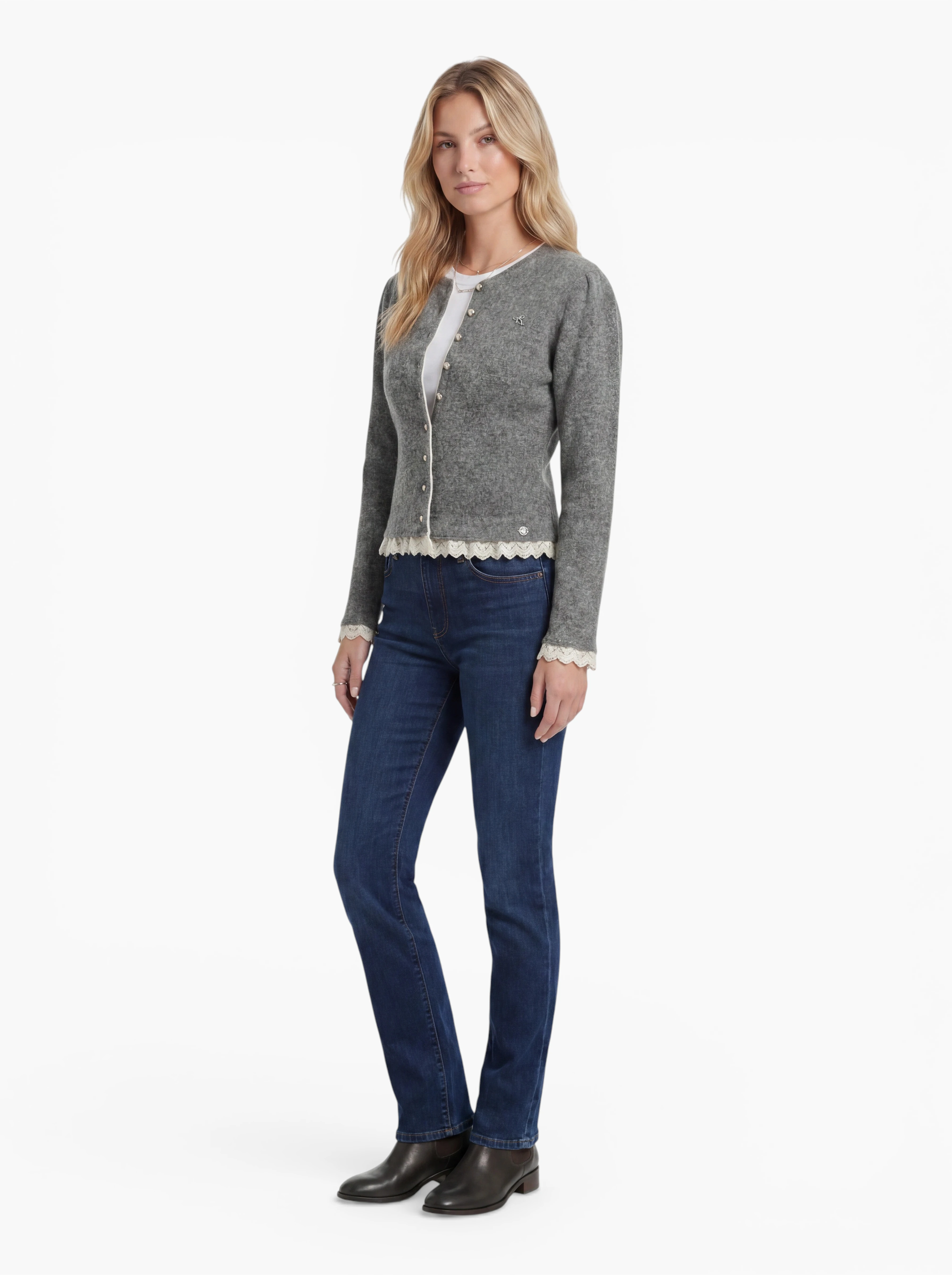 Dirndl-Strickjacke Edda – Elegante Damen Trachtenjacke mit Herzknöpfen