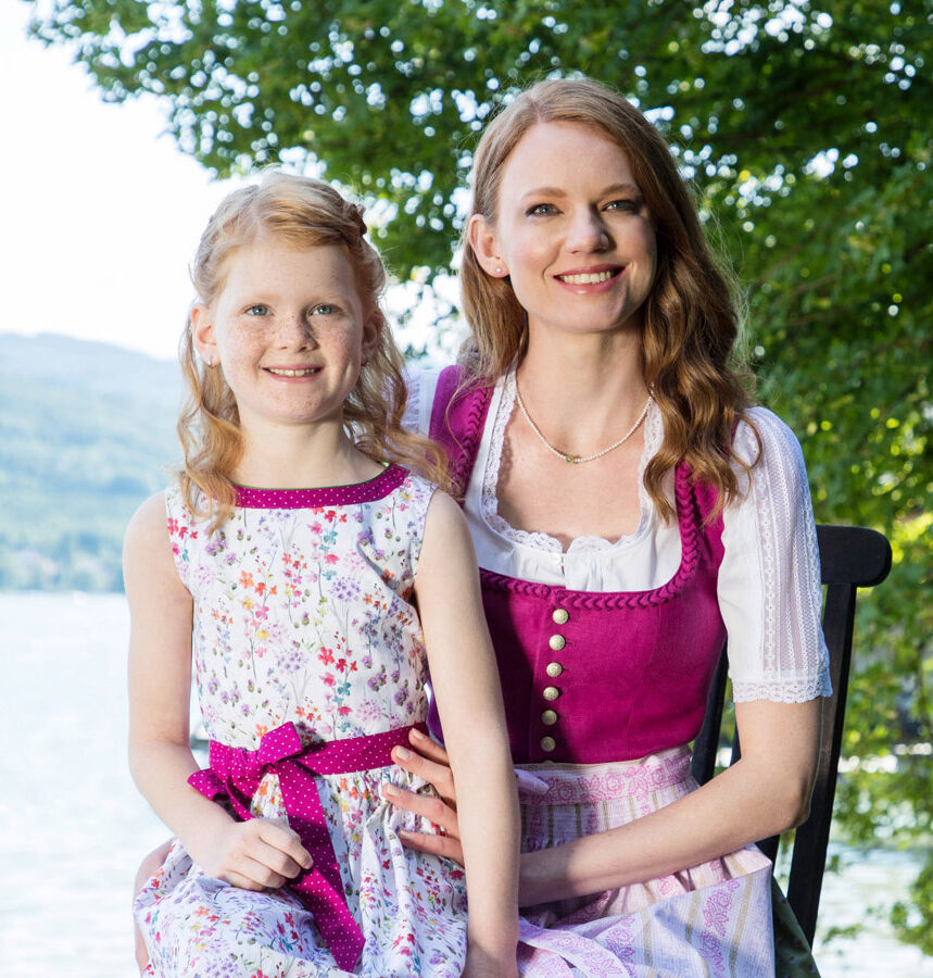 schöne-Dirndl-Trachten-Damen-22