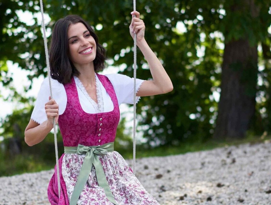 Schöne Dirndl - eine Liebeserklärung ans Dirndl Schöne Dirndl - eine Liebeserklärung ans Dirndl